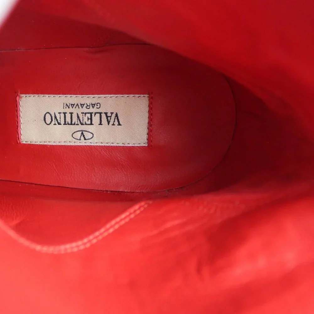 Valentino Garavani color light